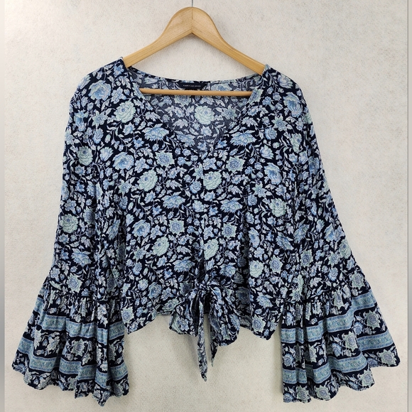 American Eagle Outfitters Tops - American Eagle Outfitters Flowy Floral Blouse Women's Size Large Bell Sleeves